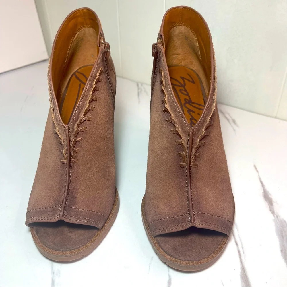 ZODIAC Womens Brown boho Artful Detailing Sculpted Heel ZipUp Leather Shootie 7M
